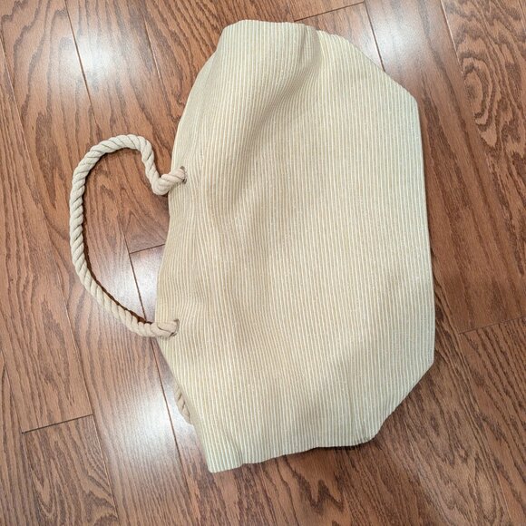 Shiseido Beach Bag for your Summer Fun NWOL - Picture 2 of 7